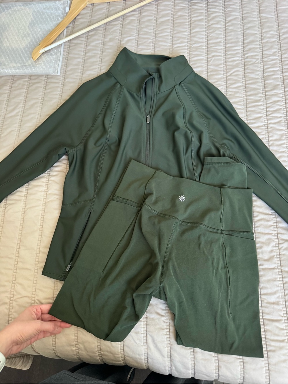 BUNDLE Athleta Interval Jacket and Transcend Stash Tight Medium Petite